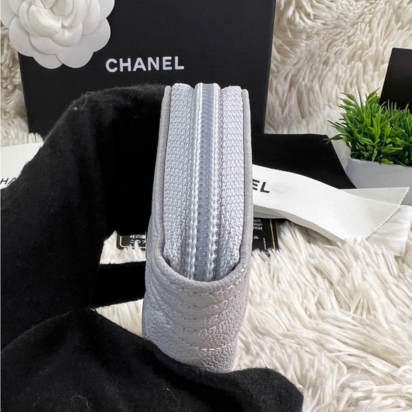 SOLD Authentic CHANEL Caviar Quilted Boy Zip Around Coin Purse - Picture 3 of 10